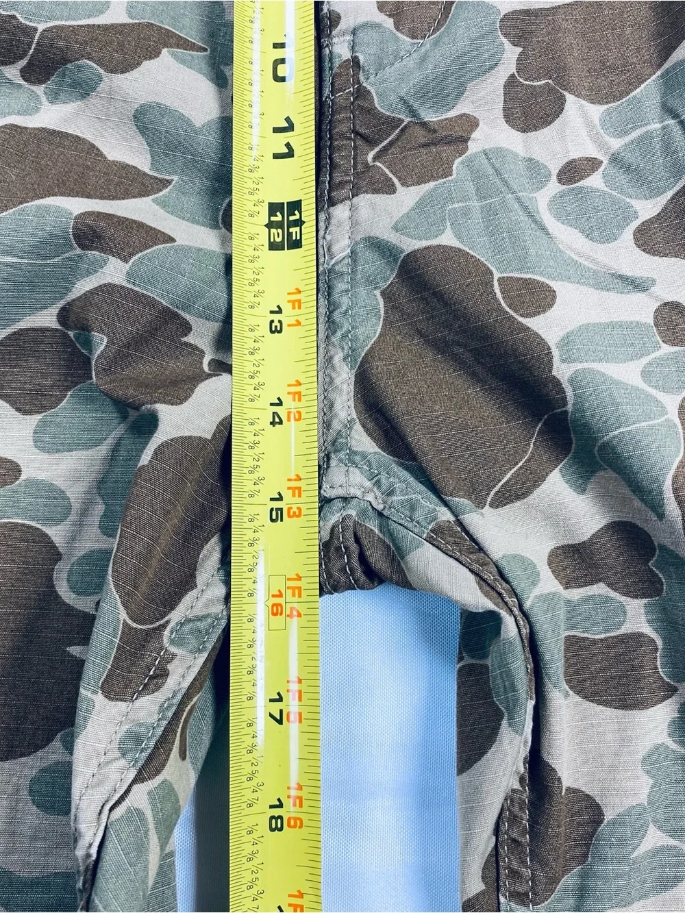 Levi’s Carrier Cargo Shorts Mens 48 Green Camo 10” Inseam 100% Cotton NWT
